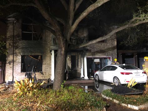 2 displaced after house fire in south Austin; no one hurt